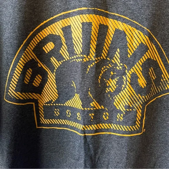 Boston Bruins Men’s Grey and Gold Men's Shirt size XL - Picture 2 of 4